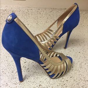 ☀️SALE☀️Ivanka Trump Blue Leather Heels - 7.5M